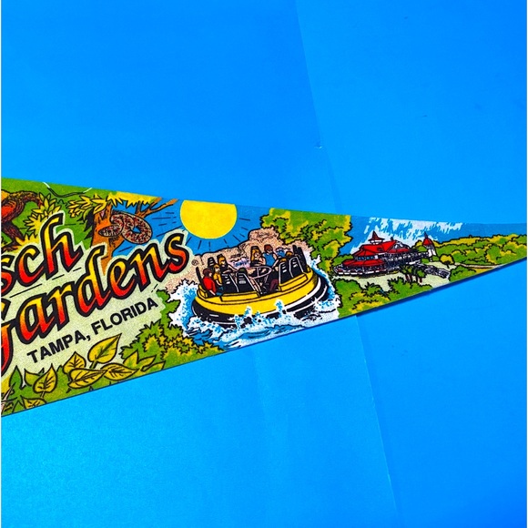 BUSCH GARDENS VINTAGE 90’s TAMPA FLORIDA COLLECTIBLE SOUVENIR PENNANT FLAG 30” - Picture 11 of 16